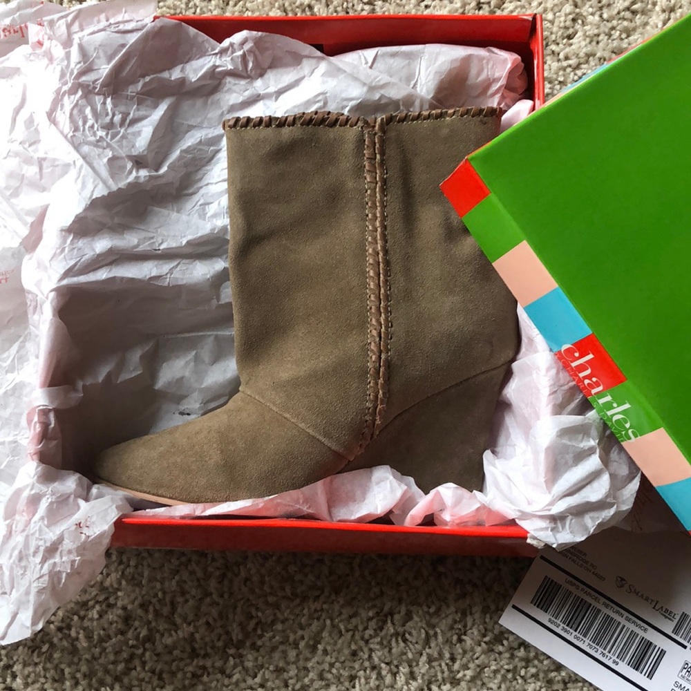 Charles David Up All Night Wedge Boot Brown, sz8